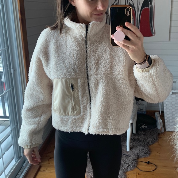 Cream Sherpa crop jacket size medium - Picture 1 of 5